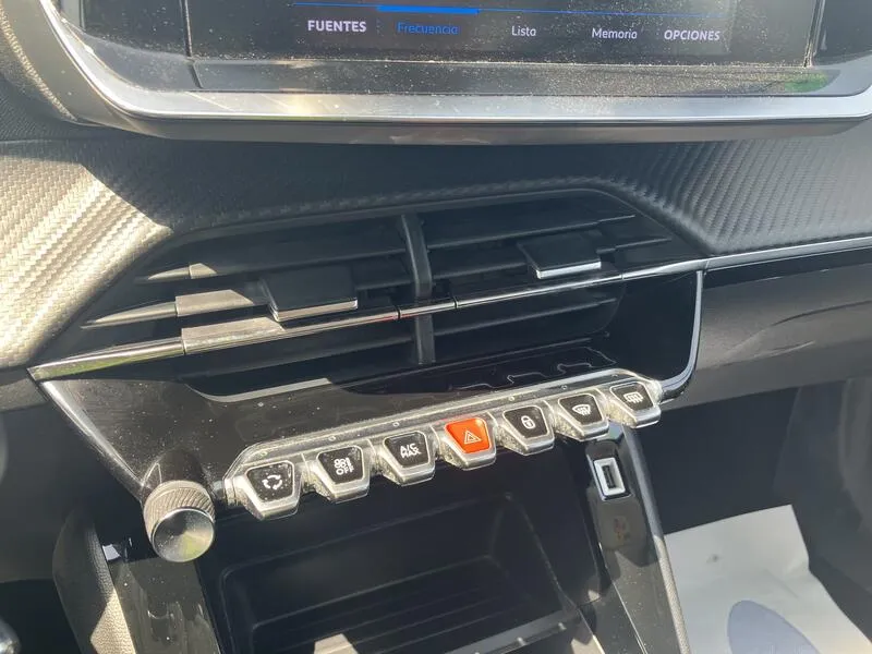 Peugeot 2008 PureTech Active - foto 31