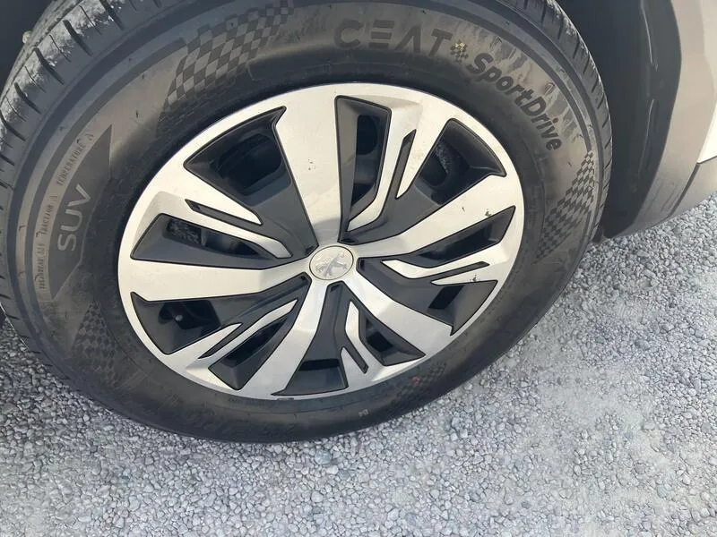 Peugeot 2008 PureTech Active - foto 12