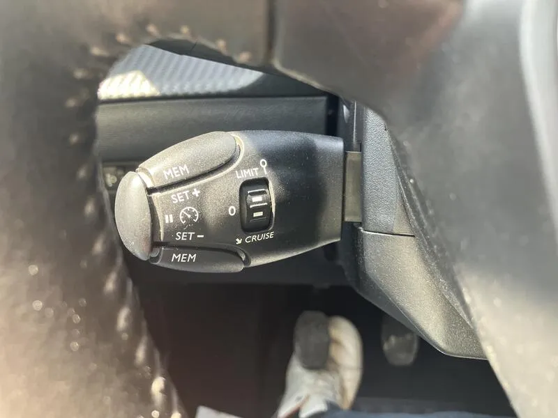 Peugeot 2008 PureTech Active - foto 32