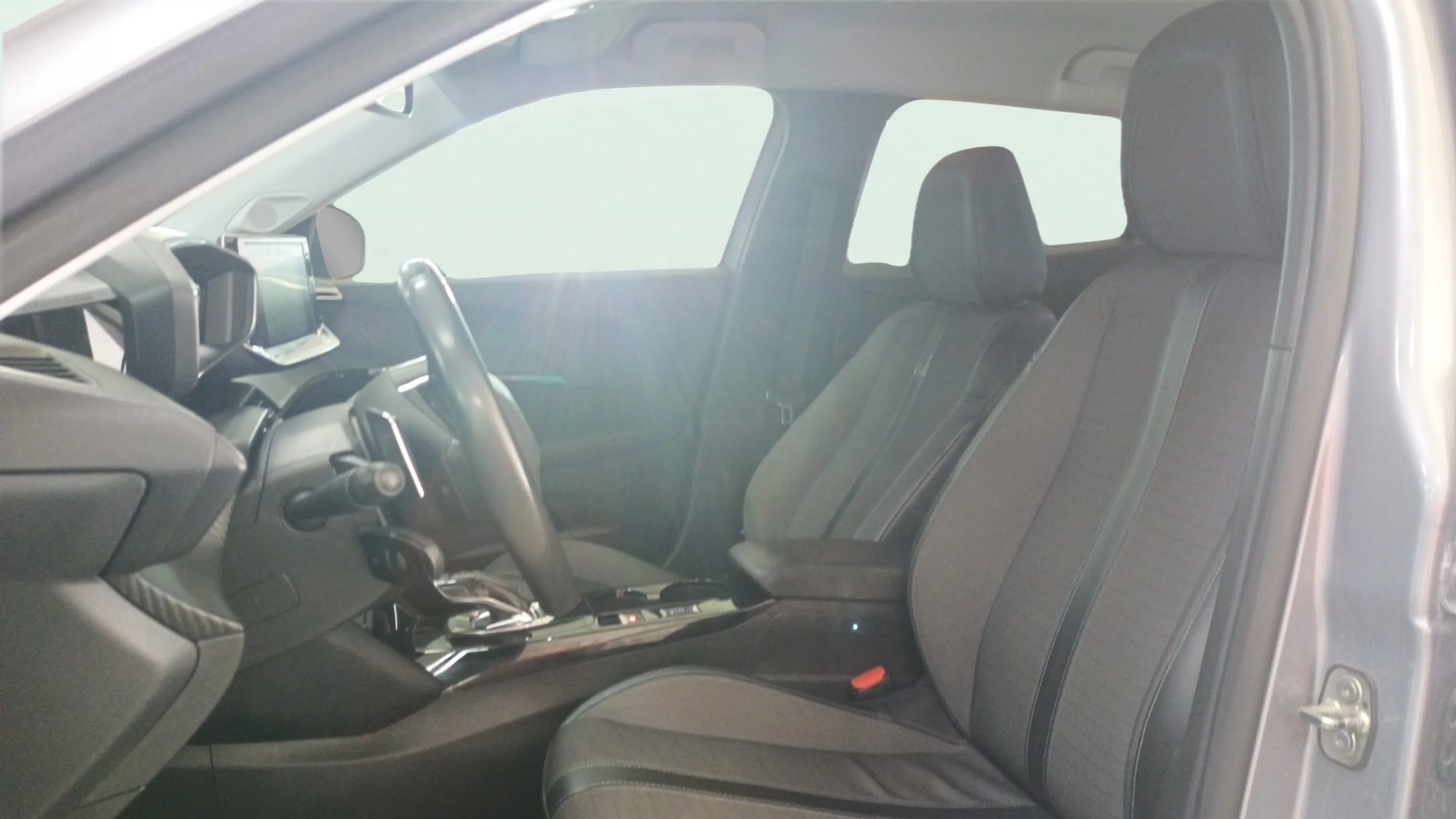 Peugeot 2008 Allure Pack PureTech 130 EAT8 - foto 9