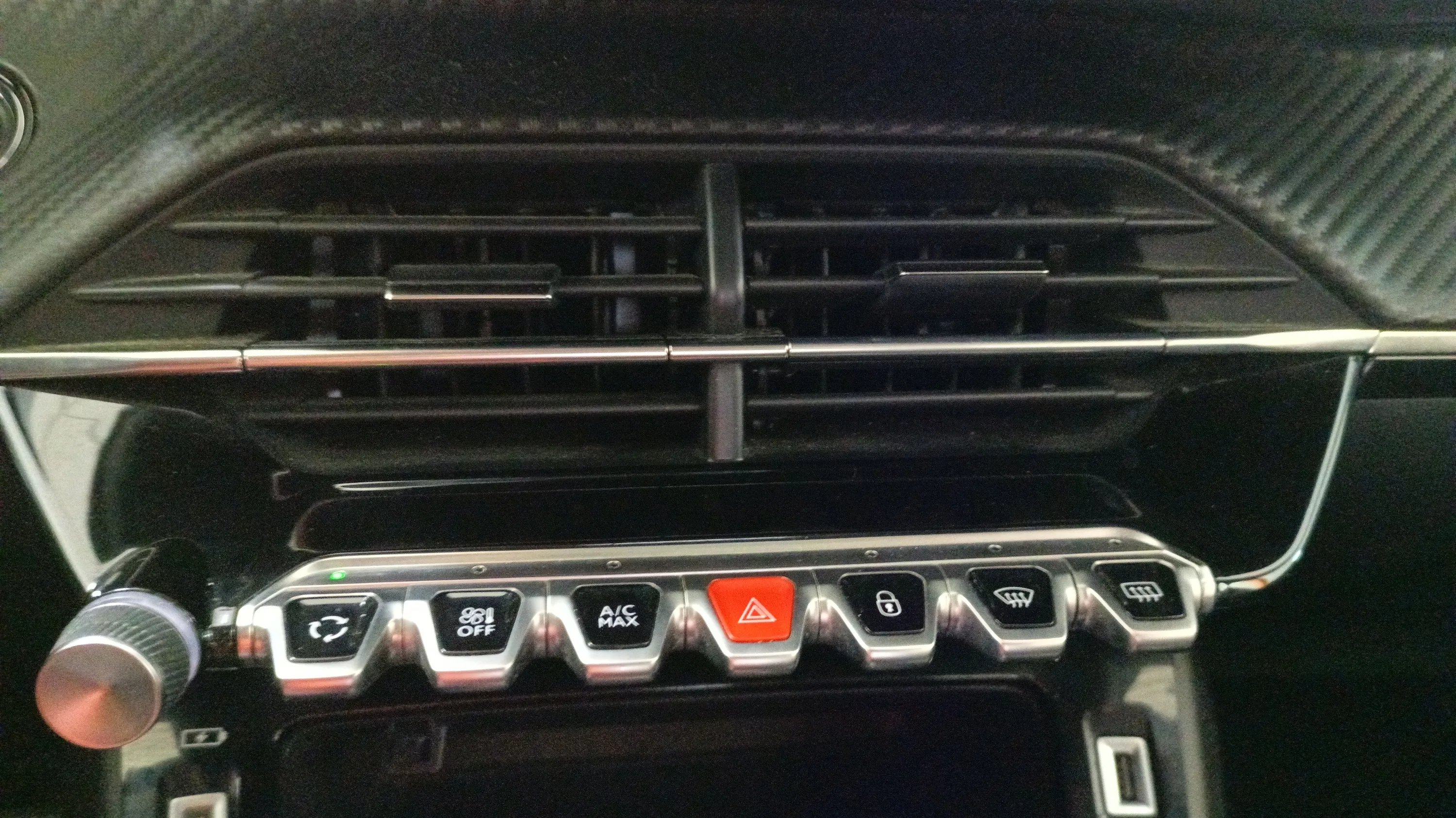 Peugeot 2008 Allure Pack PureTech 130 EAT8 - foto 24