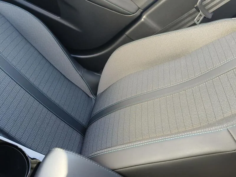 Peugeot 2008 Allure Pack PureTech - foto 21