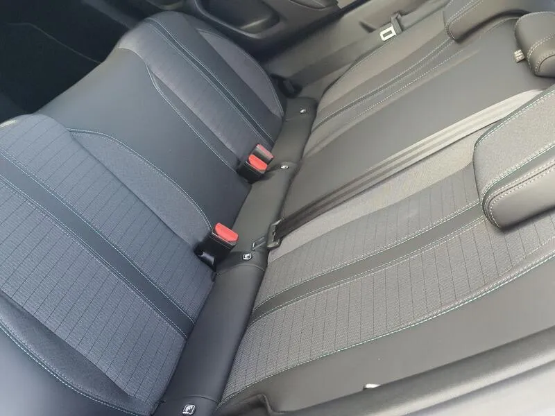 Peugeot 2008 Allure Pack PureTech - foto 33