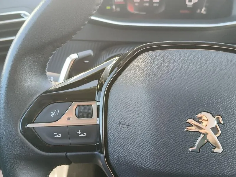 Peugeot 2008 Allure Pack PureTech - foto 25