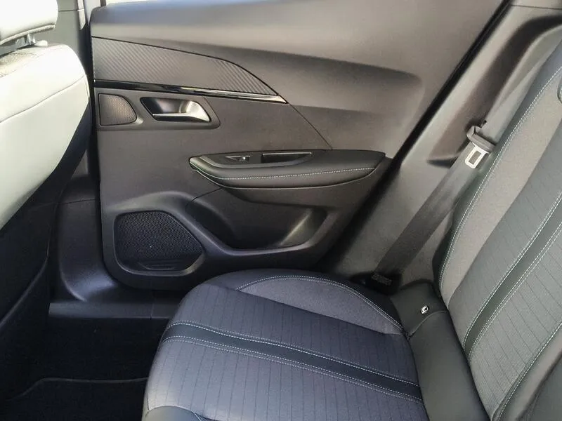 Peugeot 2008 Allure Pack PureTech - foto 31