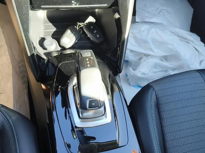 Peugeot 2008 Allure Pack PureTech - foto 13