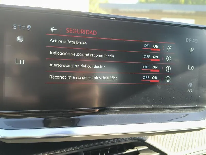 Peugeot 2008 Allure Pack PureTech - foto 18
