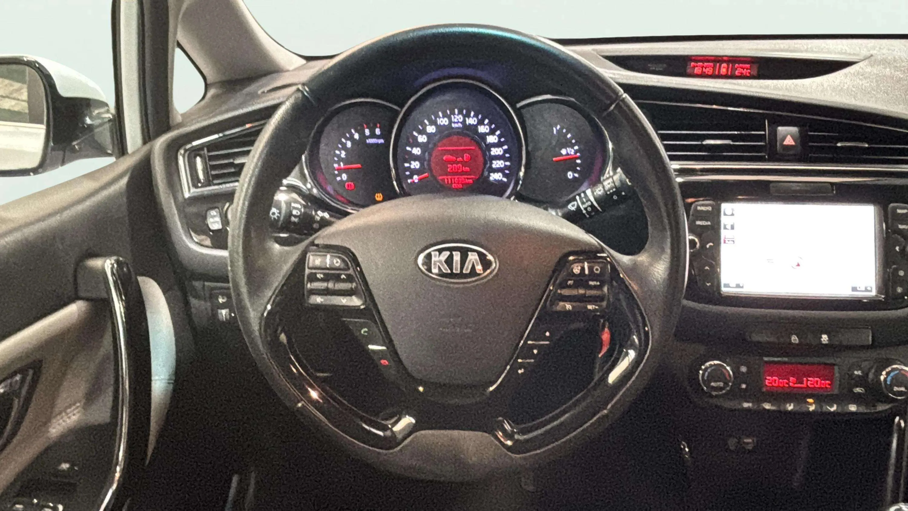 Kia Ceed 1.4 CRDi WGT Drive - foto 11
