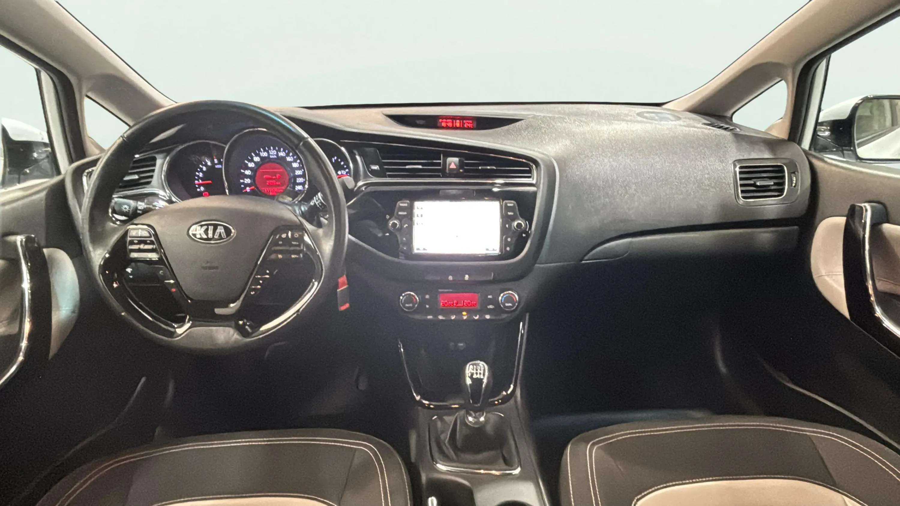 Kia Ceed 1.4 CRDi WGT Drive - foto 10