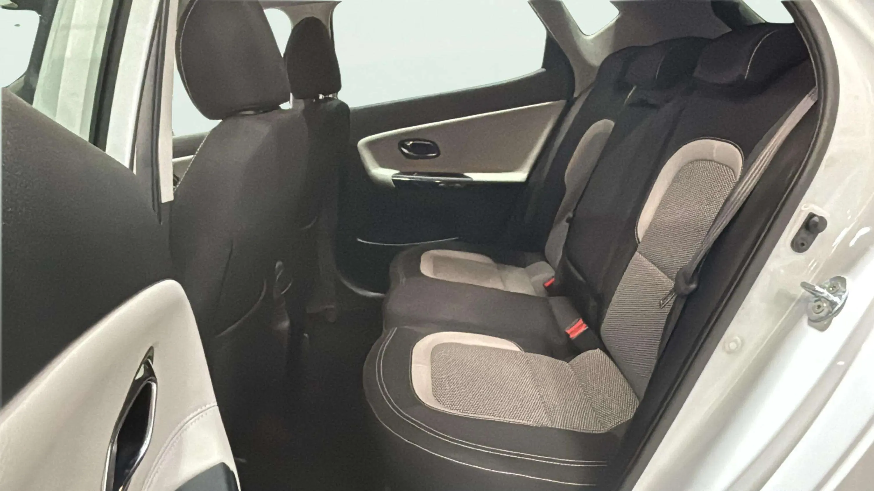Kia Ceed 1.4 CRDi WGT Drive - foto 18