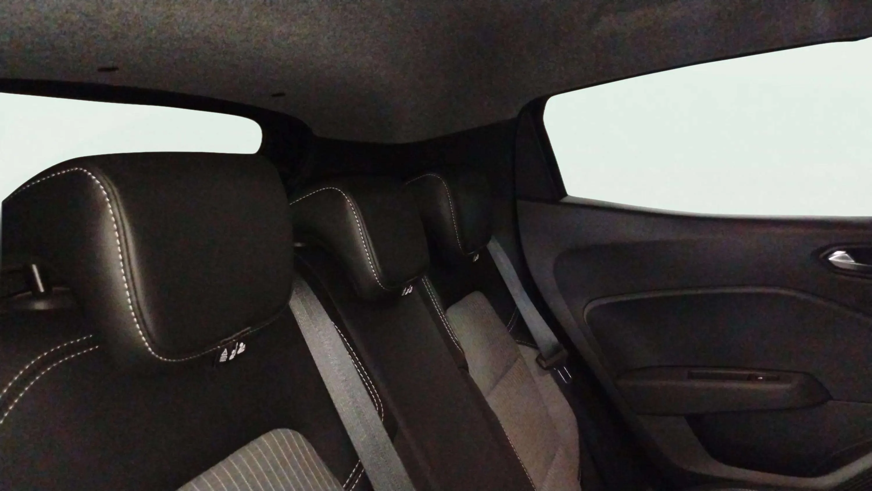 Renault Clio Techno TCe 90 - foto 11