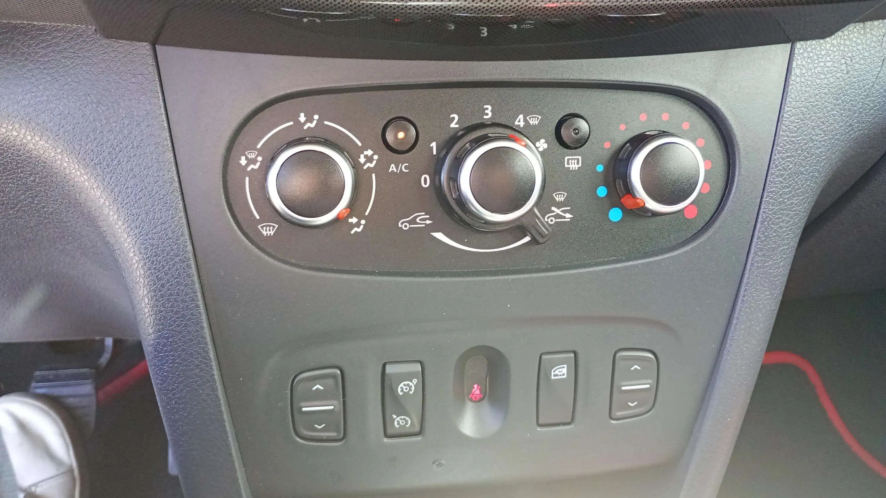 Dacia Sandero Stepway Essential Blue dCi - foto 19