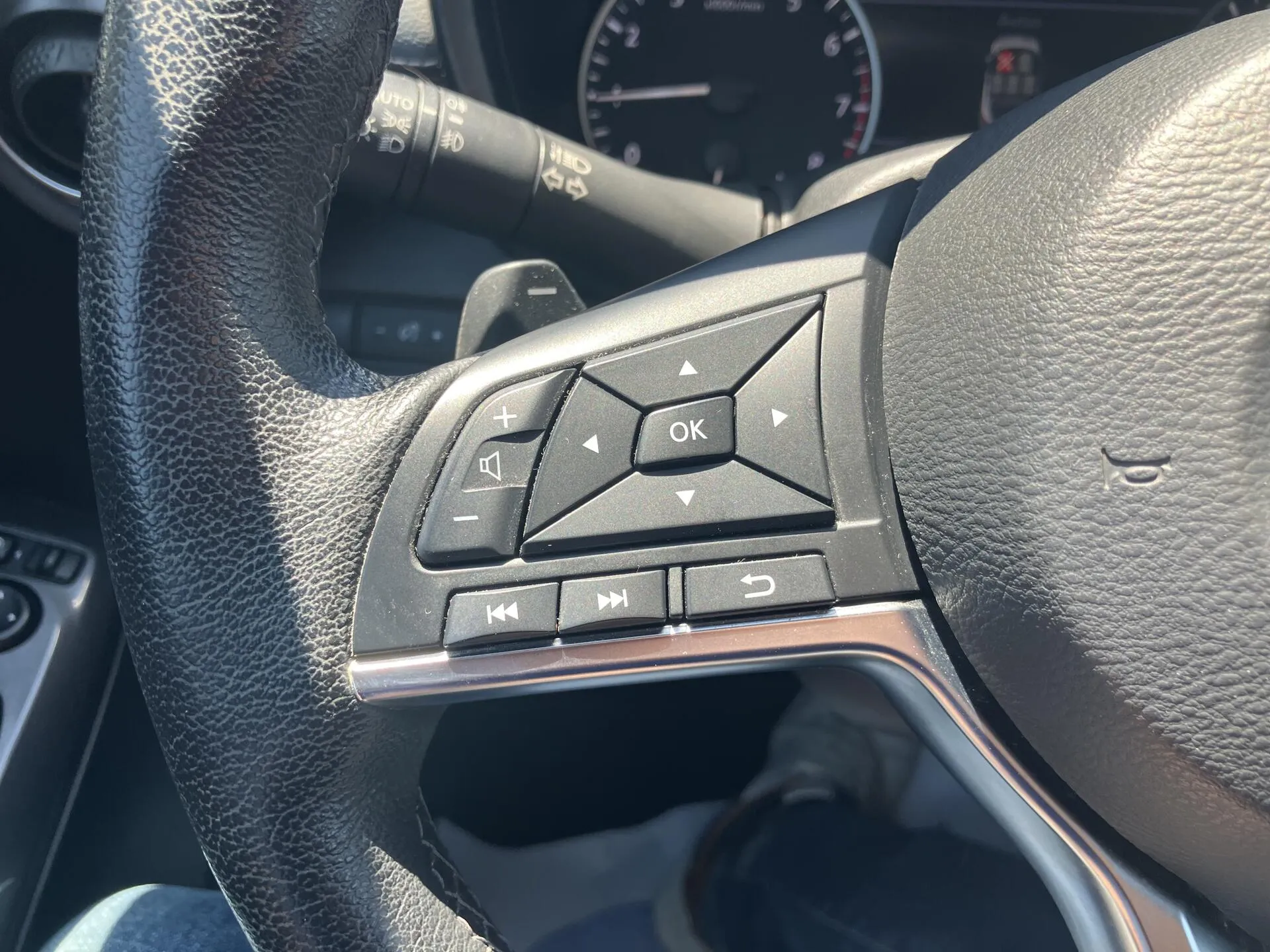 Nissan Juke DIG-T N-Connecta - foto 35