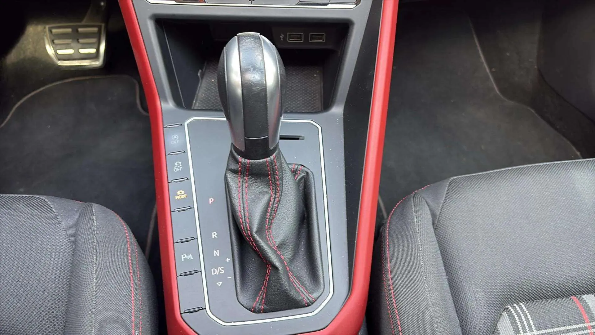 Volkswagen Polo GTI 2.0 TSI DSG - foto 20