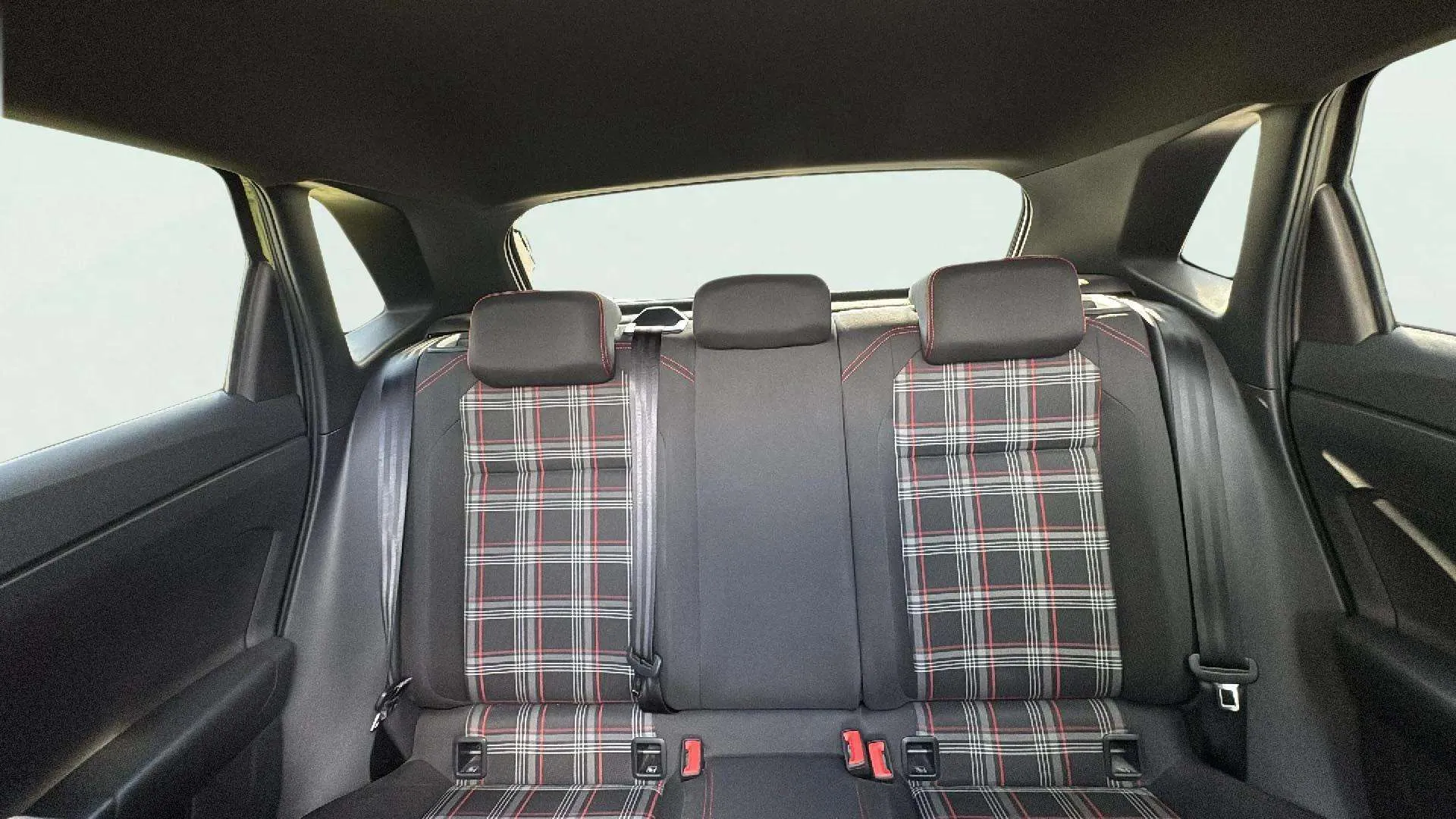Volkswagen Polo GTI 2.0 TSI DSG - foto 11