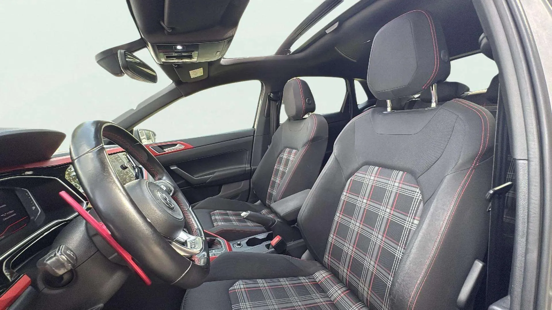 Volkswagen Polo GTI 2.0 TSI DSG - foto 12