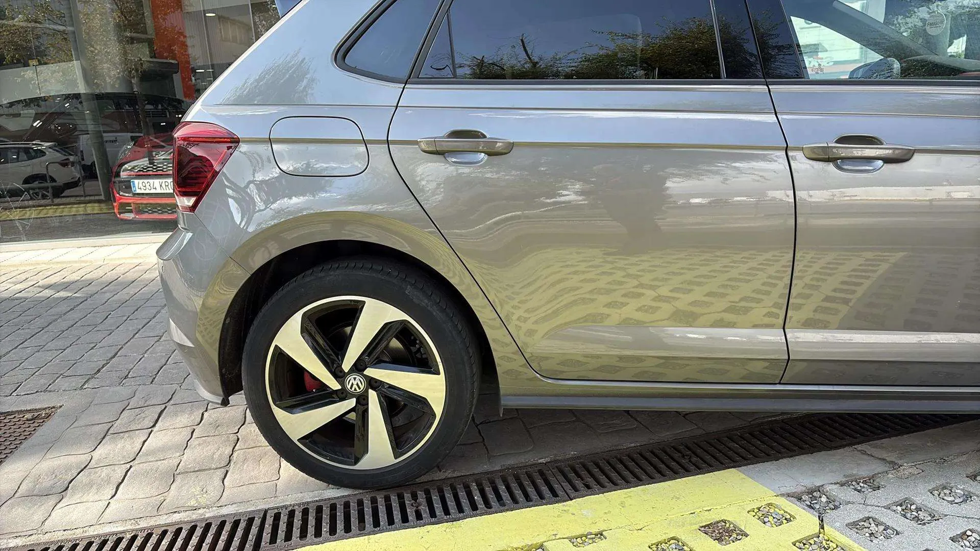 Volkswagen Polo GTI 2.0 TSI DSG - foto 24