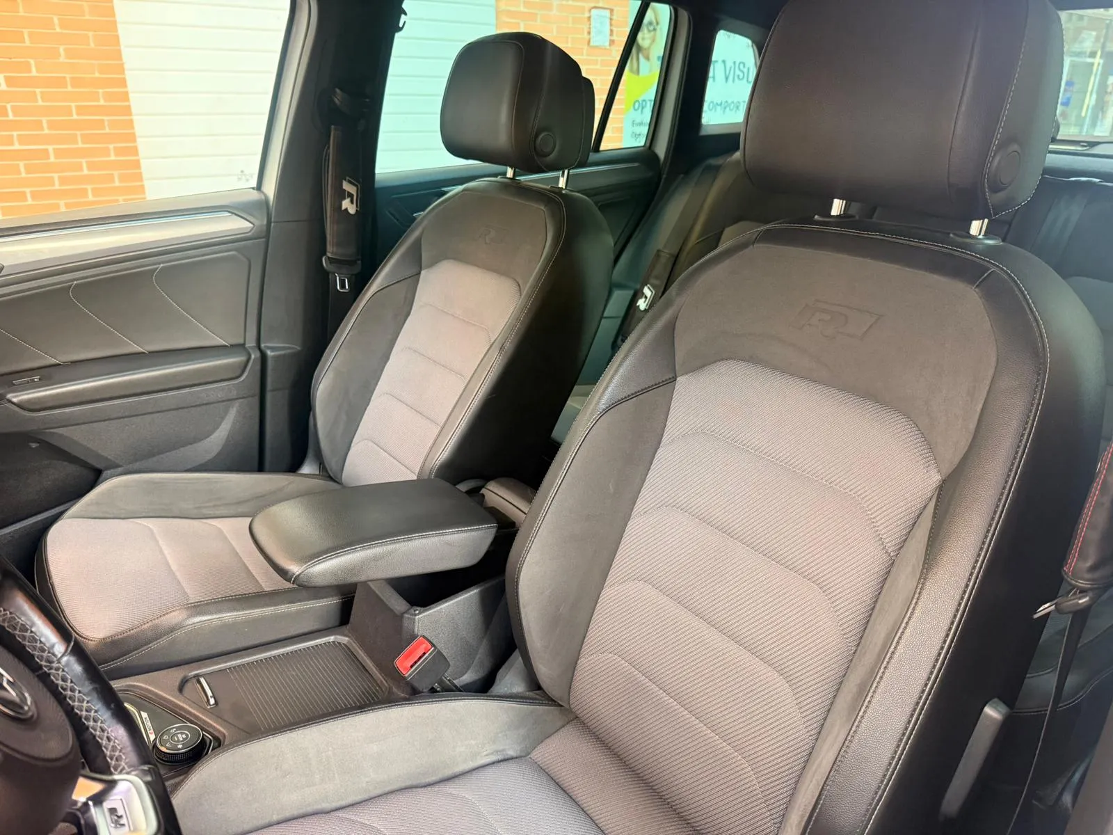 Volkswagen Tiguan R-Line 2.0 TDI DSG 4Motion - foto 5