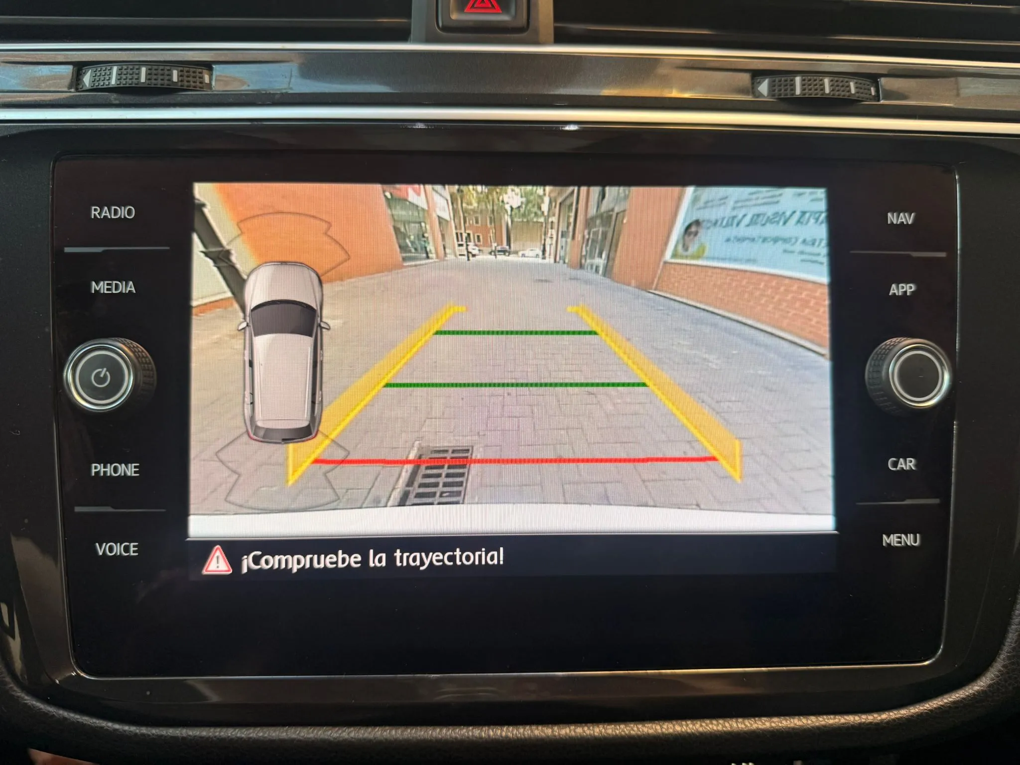 Volkswagen Tiguan R-Line 2.0 TDI DSG 4Motion - foto 9