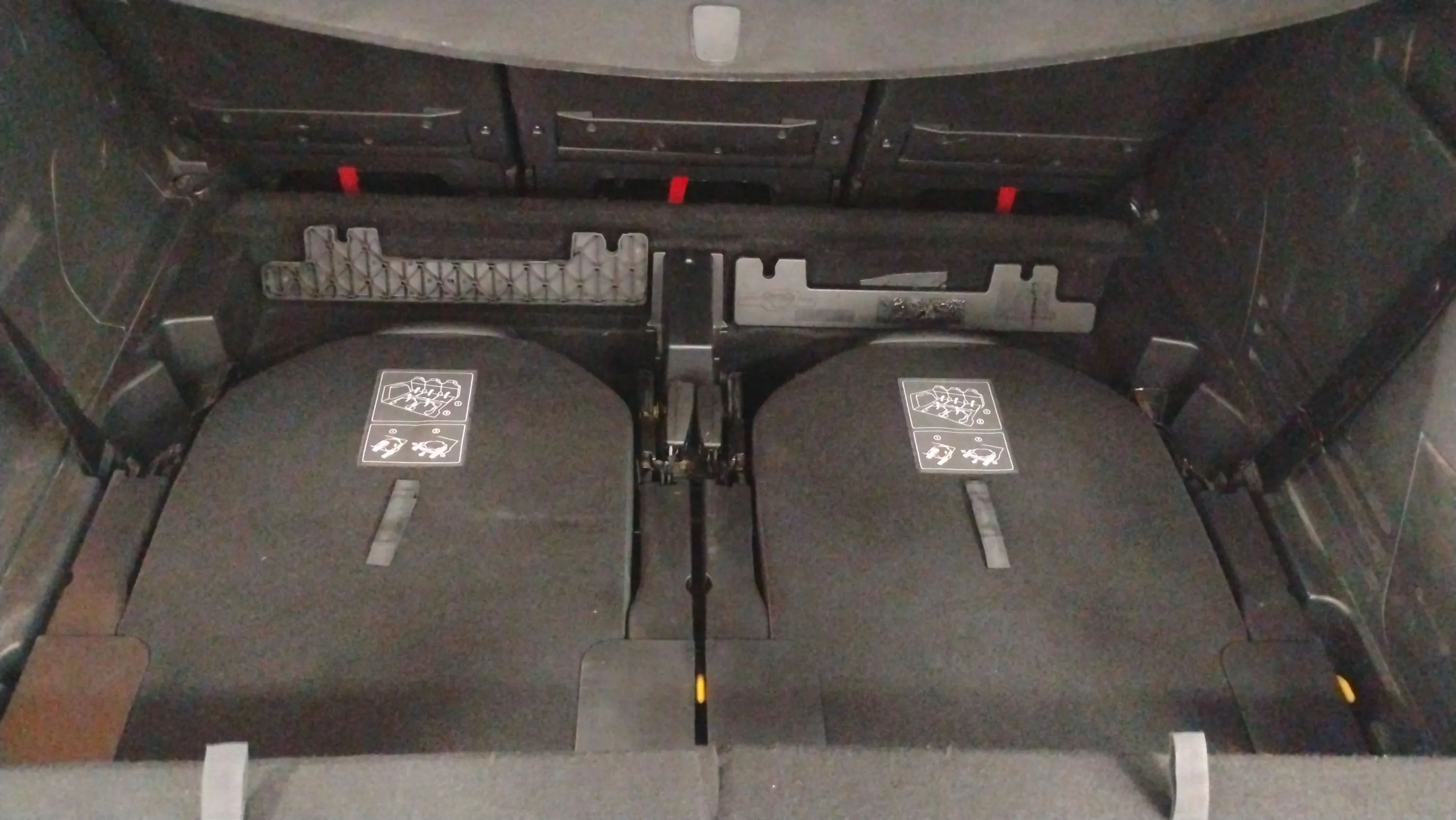 Peugeot 5008 Allure 1.2L PureTech - foto 21