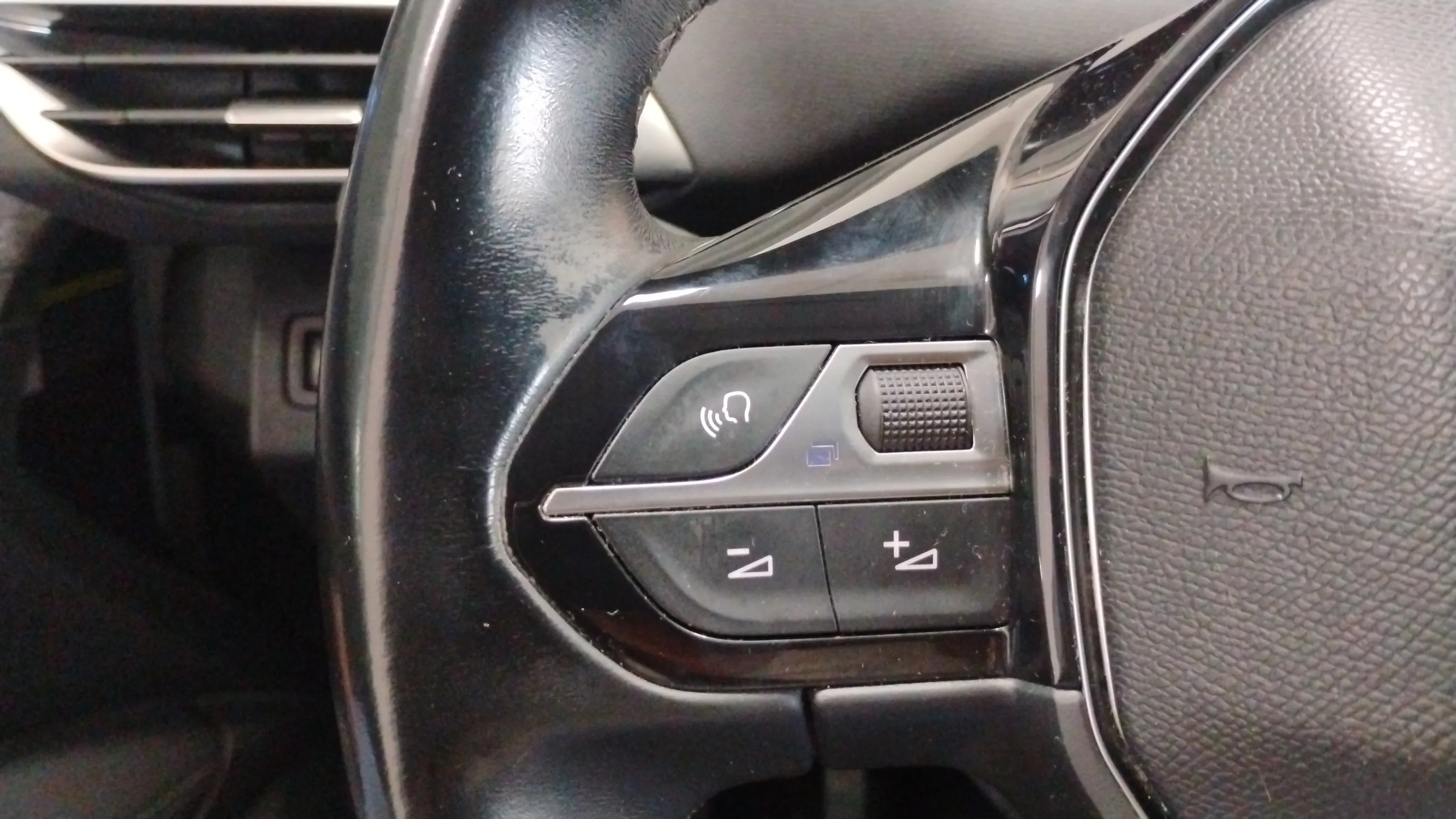 Peugeot 5008 Allure 1.2L PureTech - foto 19