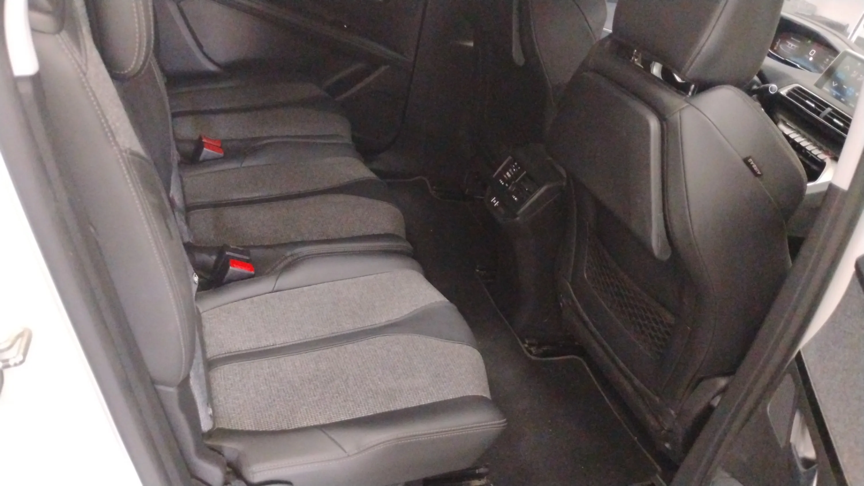 Peugeot 5008 Allure 1.2L PureTech - foto 10