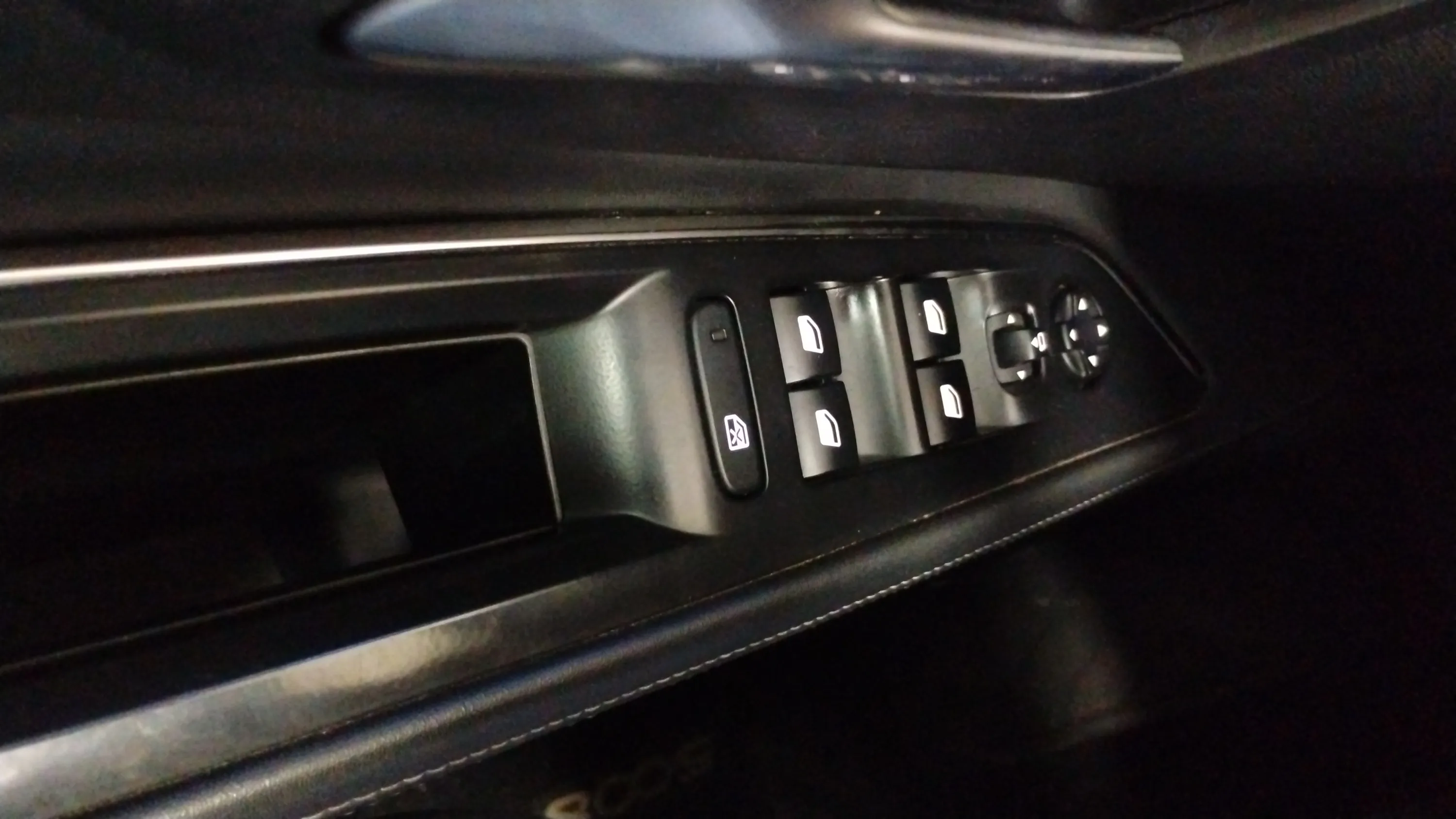 Peugeot 5008 Allure 1.2L PureTech - foto 17