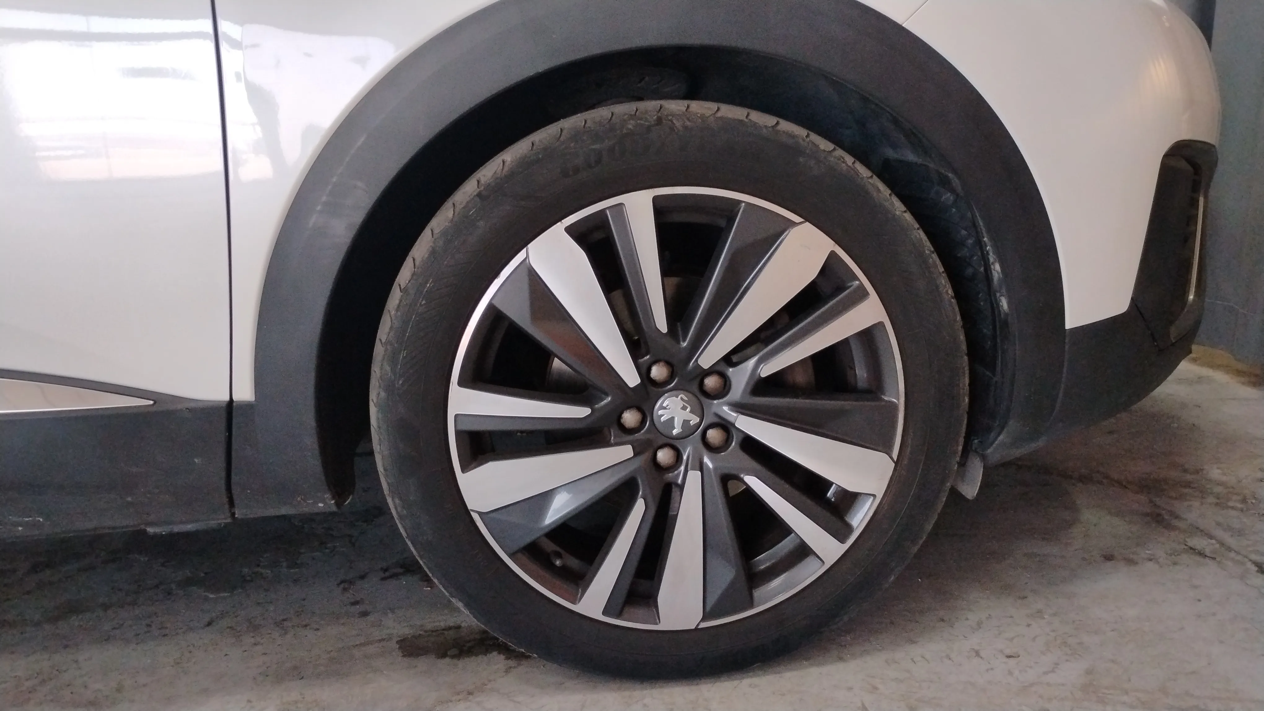 Peugeot 5008 Allure 1.2L PureTech - foto 9