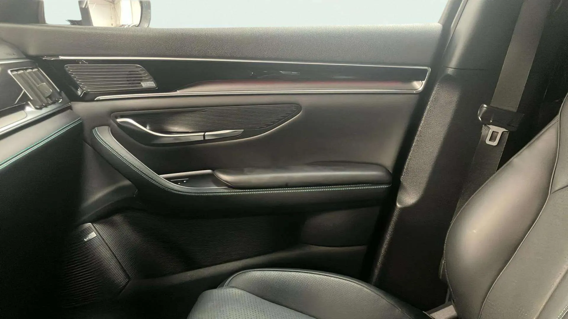 BYD Seal U Comfort - foto 17
