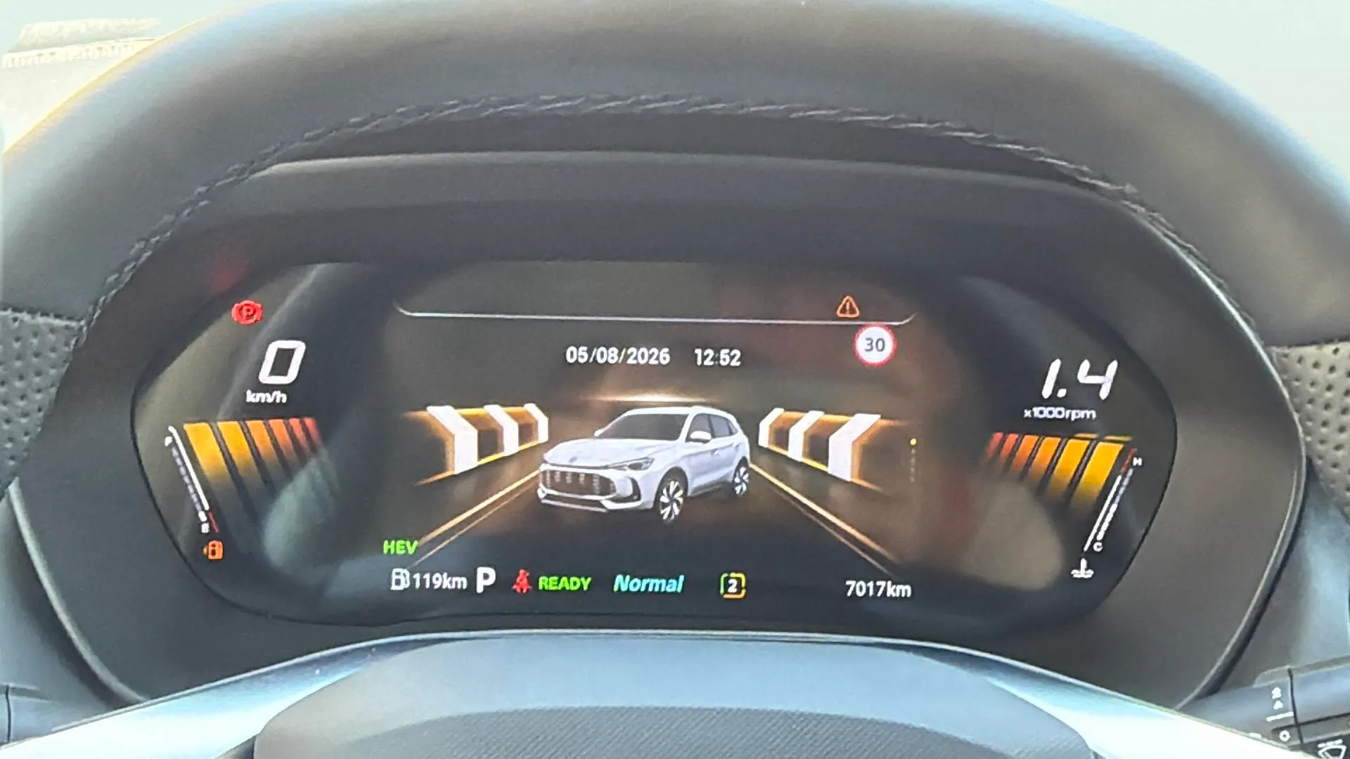 MG ZS Hybrid+ Luxury - foto 12