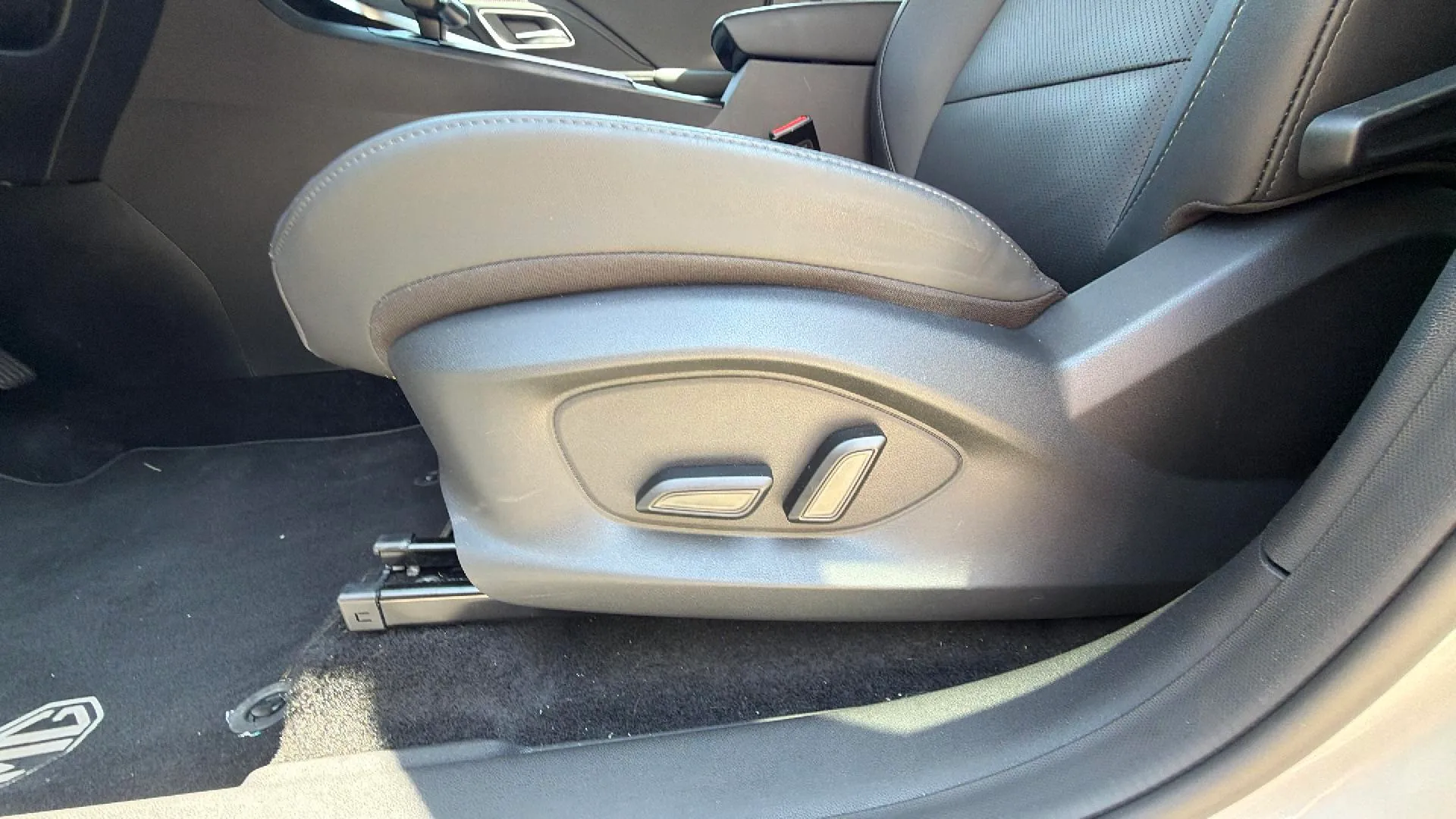 MG ZS Hybrid+ Luxury - foto 14