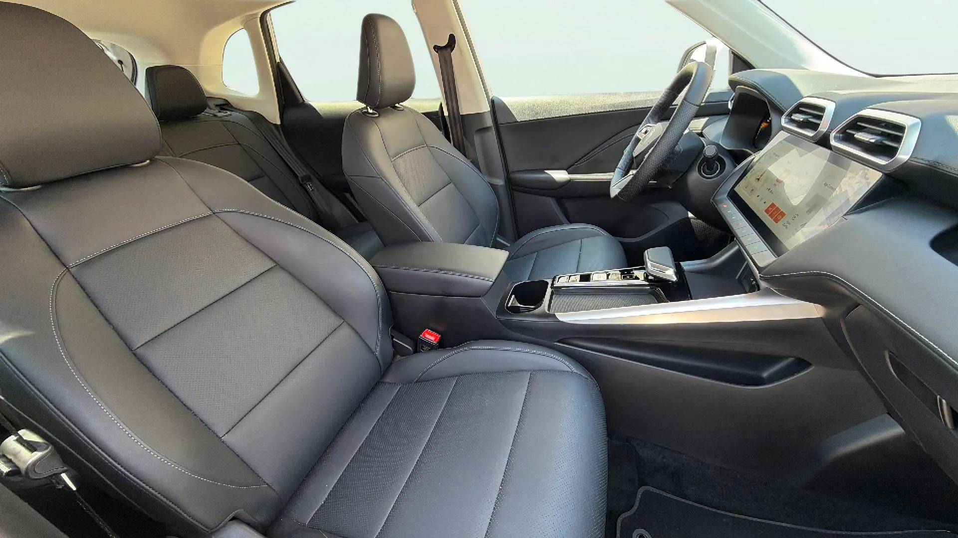 MG ZS Hybrid+ Luxury - foto 18