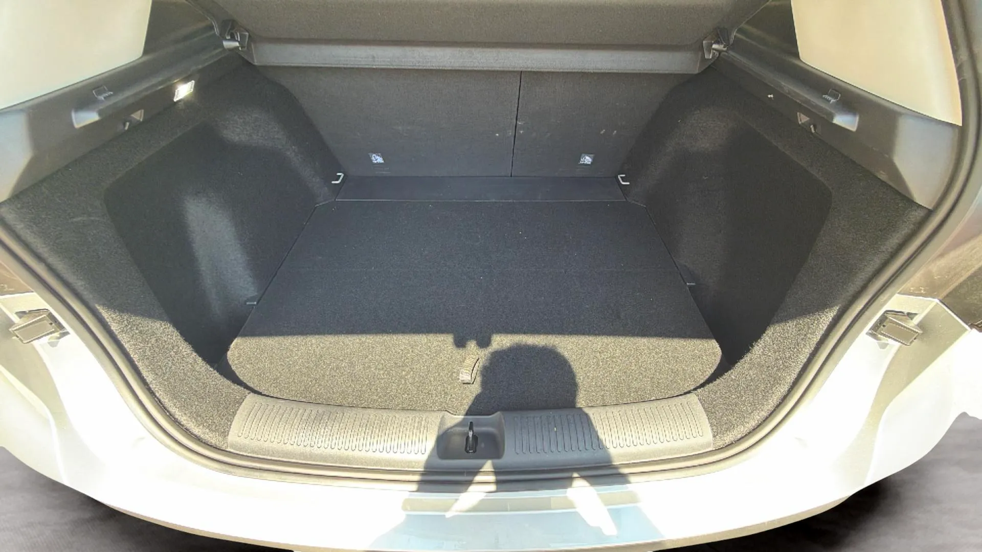 MG ZS Hybrid+ Luxury - foto 16