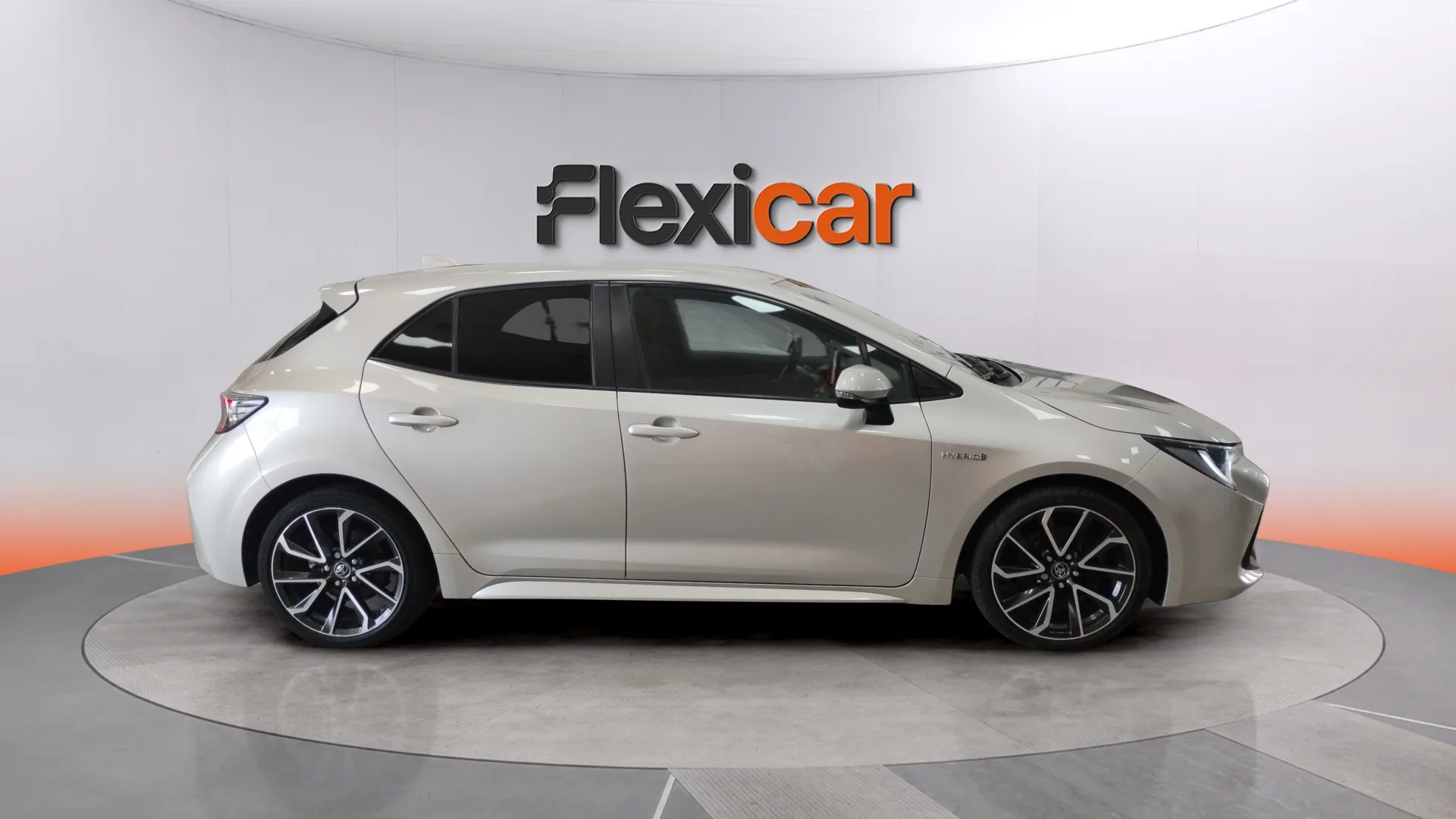 Toyota Corolla 2.0 180H Feel! E-CVT - foto 2