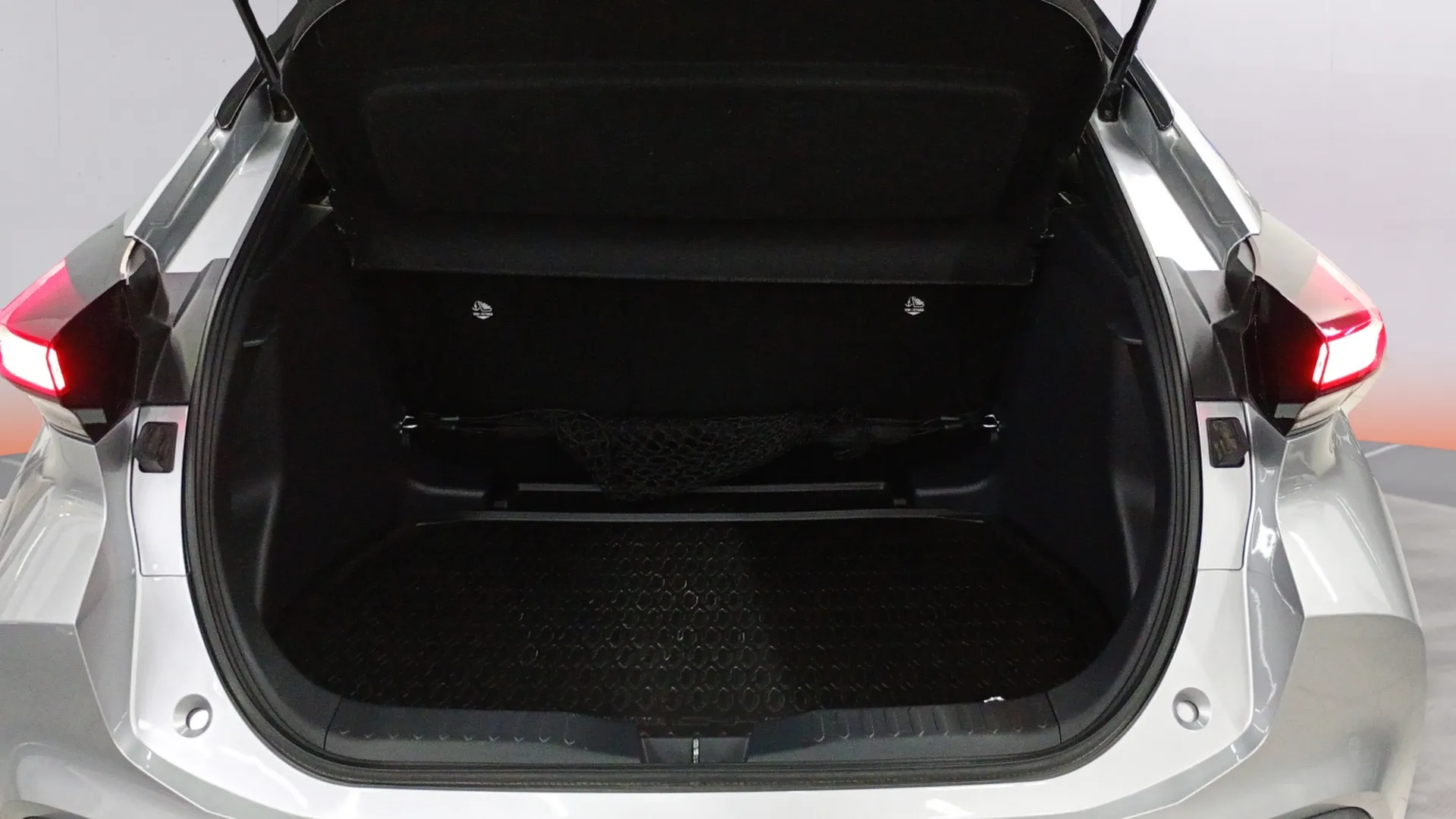 Toyota C-HR 1.8 140H Advance - foto 21