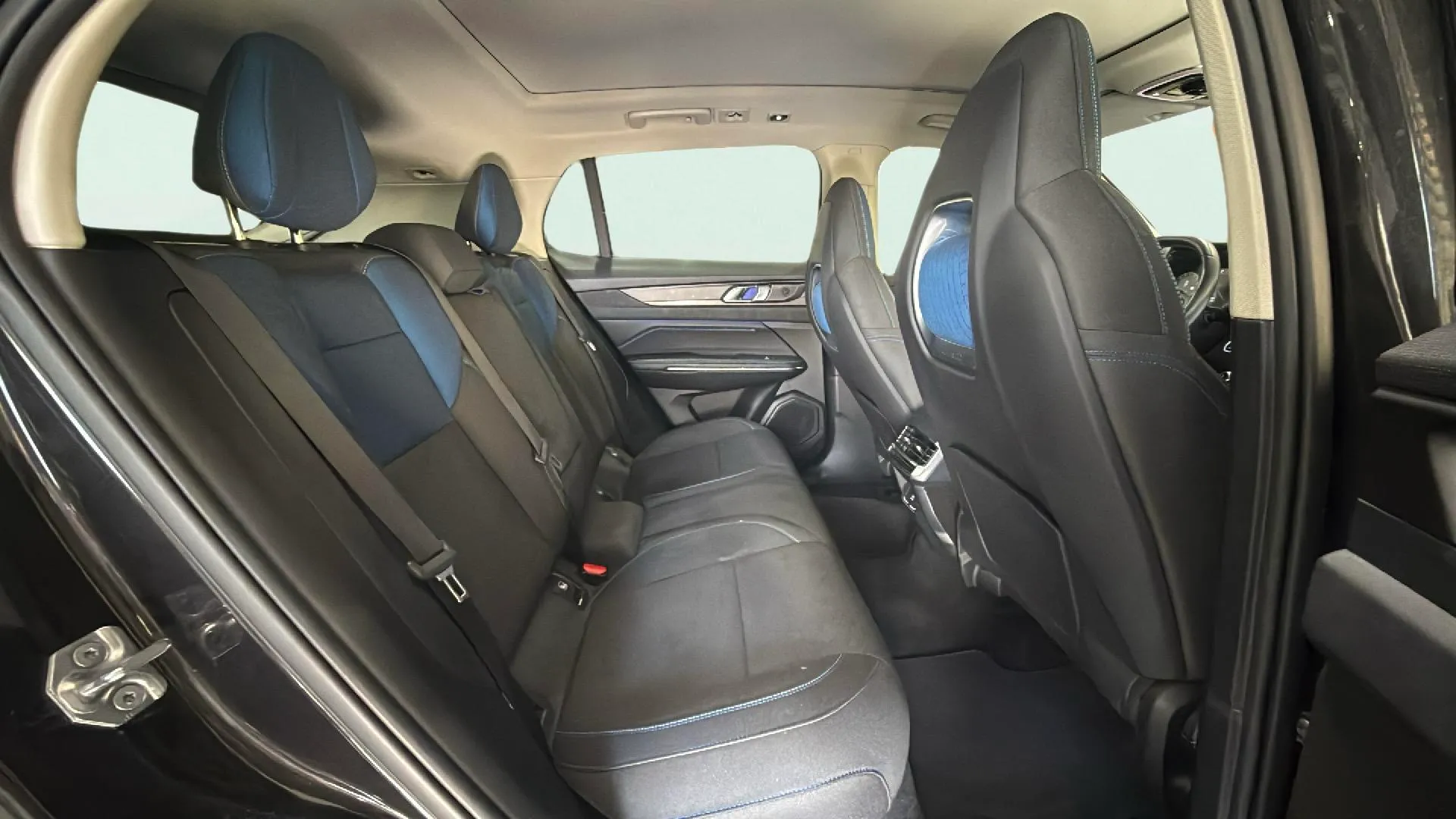 Lynk & Co 01 1.5 PHEV - foto 22