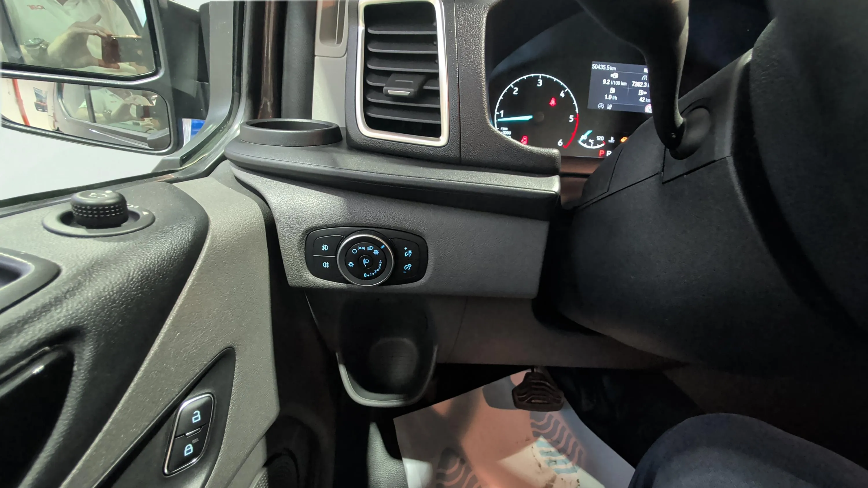 Ford Transit Custom Kombi 2.0 TDCi 320 L1 Sport - foto 11