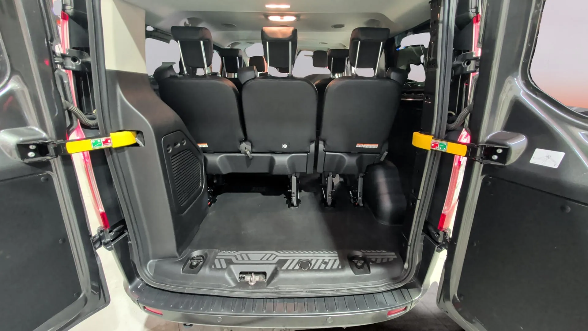Ford Transit Custom Kombi 2.0 TDCi 320 L1 Sport - foto 22