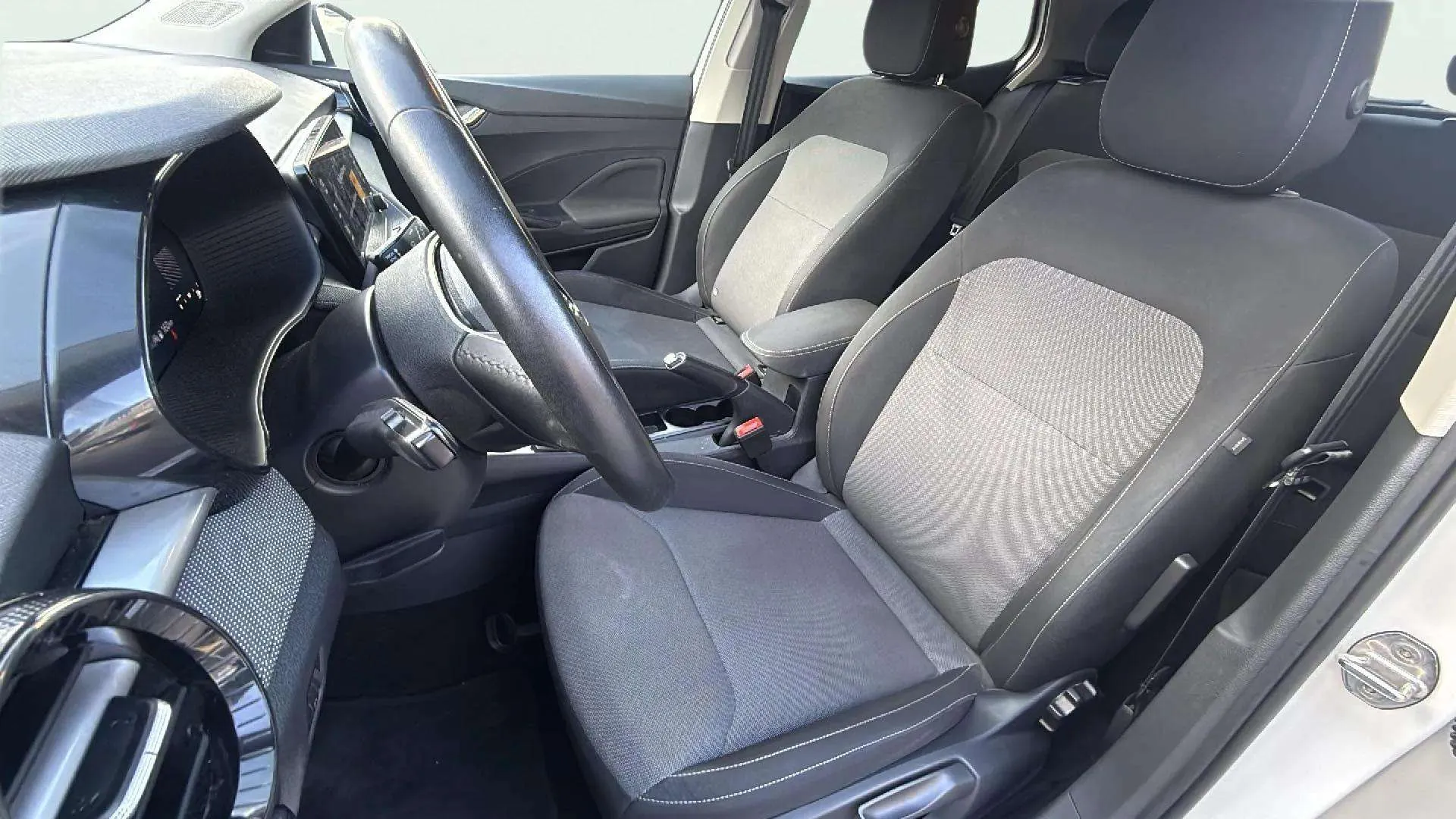Škoda Fabia 1.0 TSI Selection - foto 21
