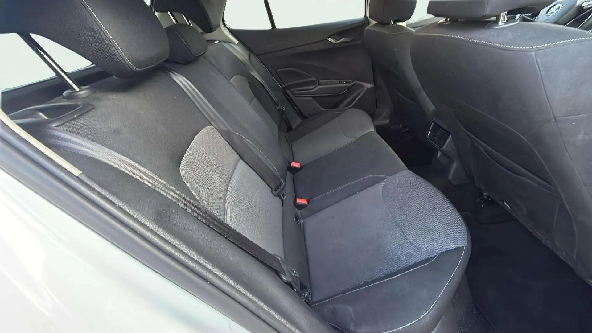 Škoda Fabia 1.0 TSI Selection - foto 19