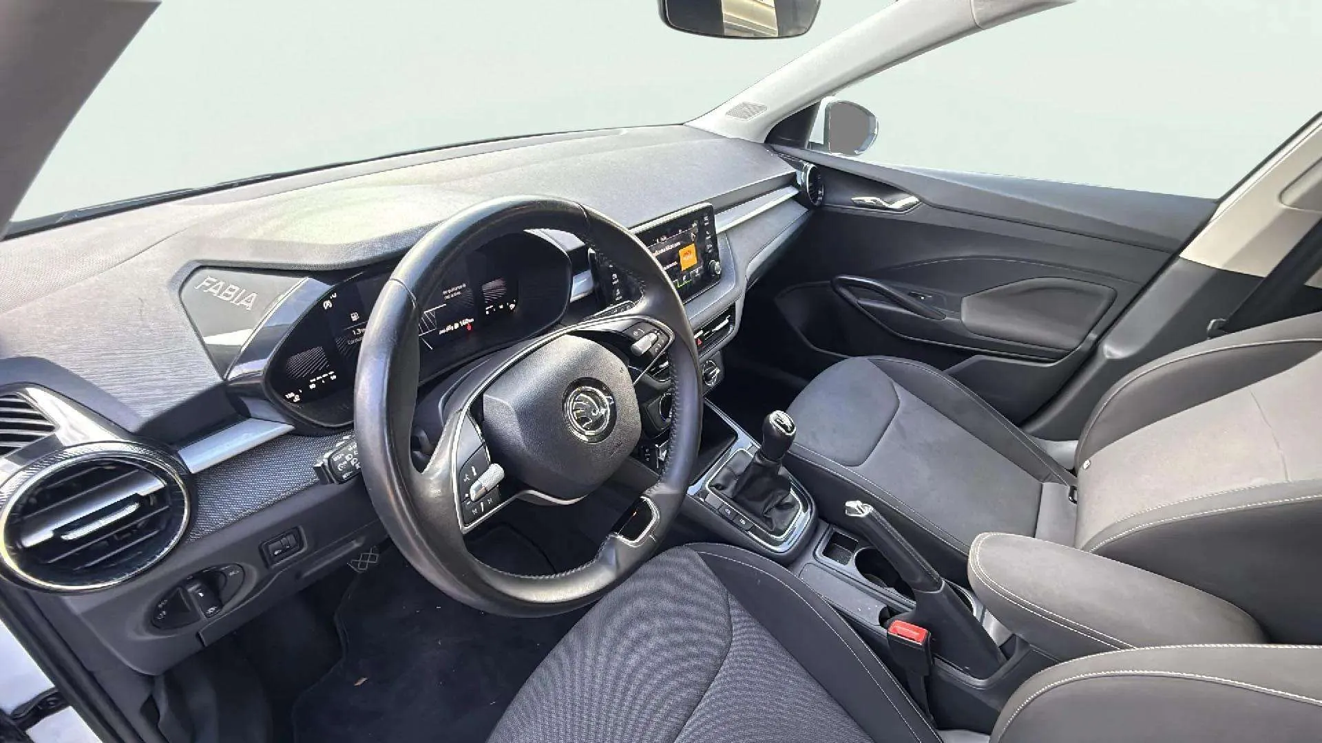 Škoda Fabia 1.0 TSI Selection - foto 9