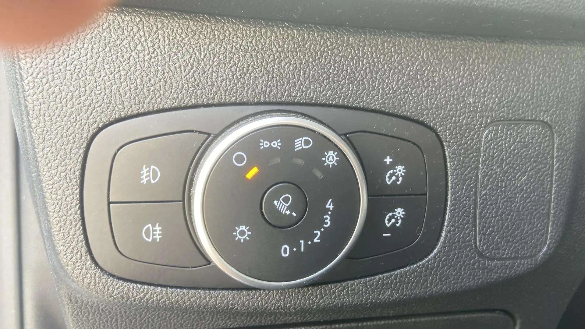 Ford Focus 1.5 EcoBlue Trend+ - foto 20