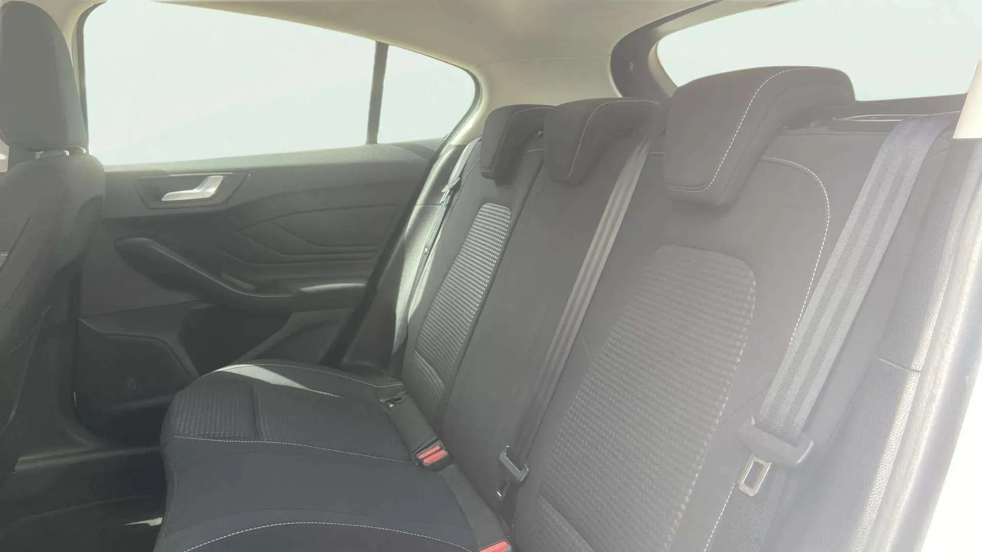 Ford Focus 1.5 EcoBlue Trend+ - foto 23