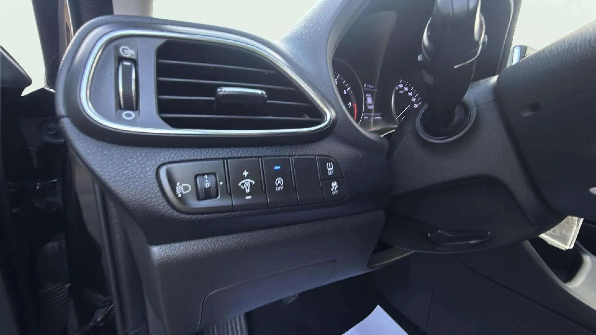 Hyundai i30 1.5 DPI Essence - foto 19