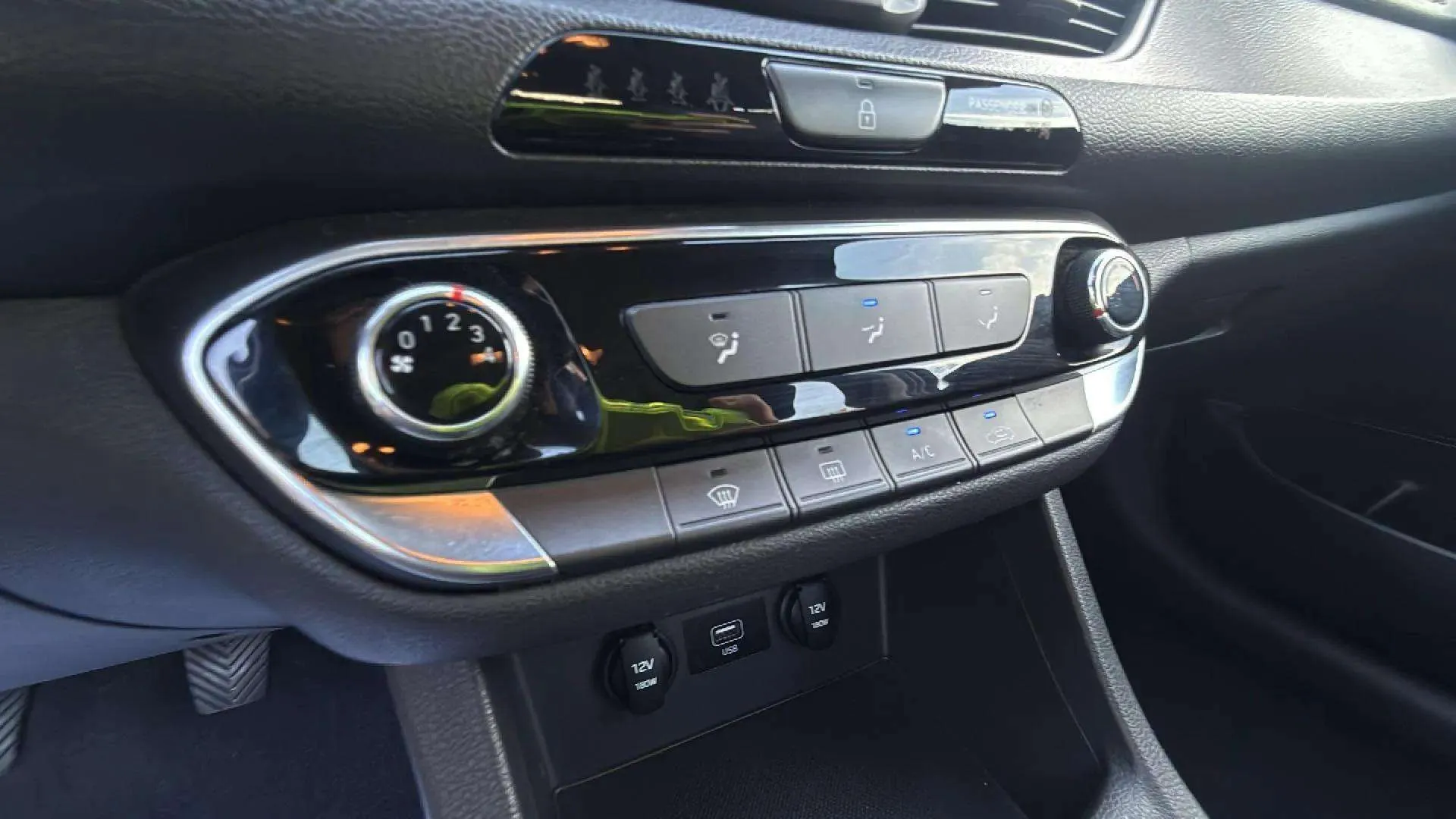 Hyundai i30 1.5 DPI Essence - foto 18
