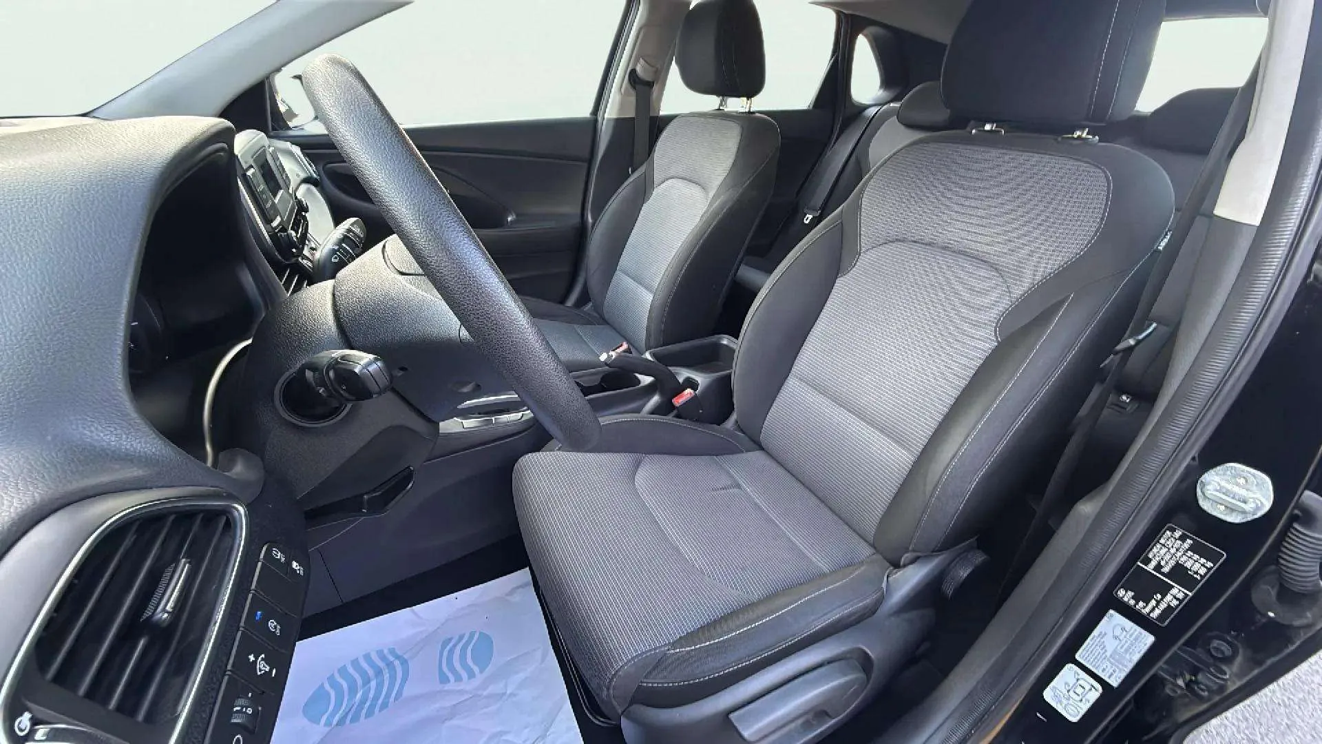 Hyundai i30 1.5 DPI Essence - foto 24