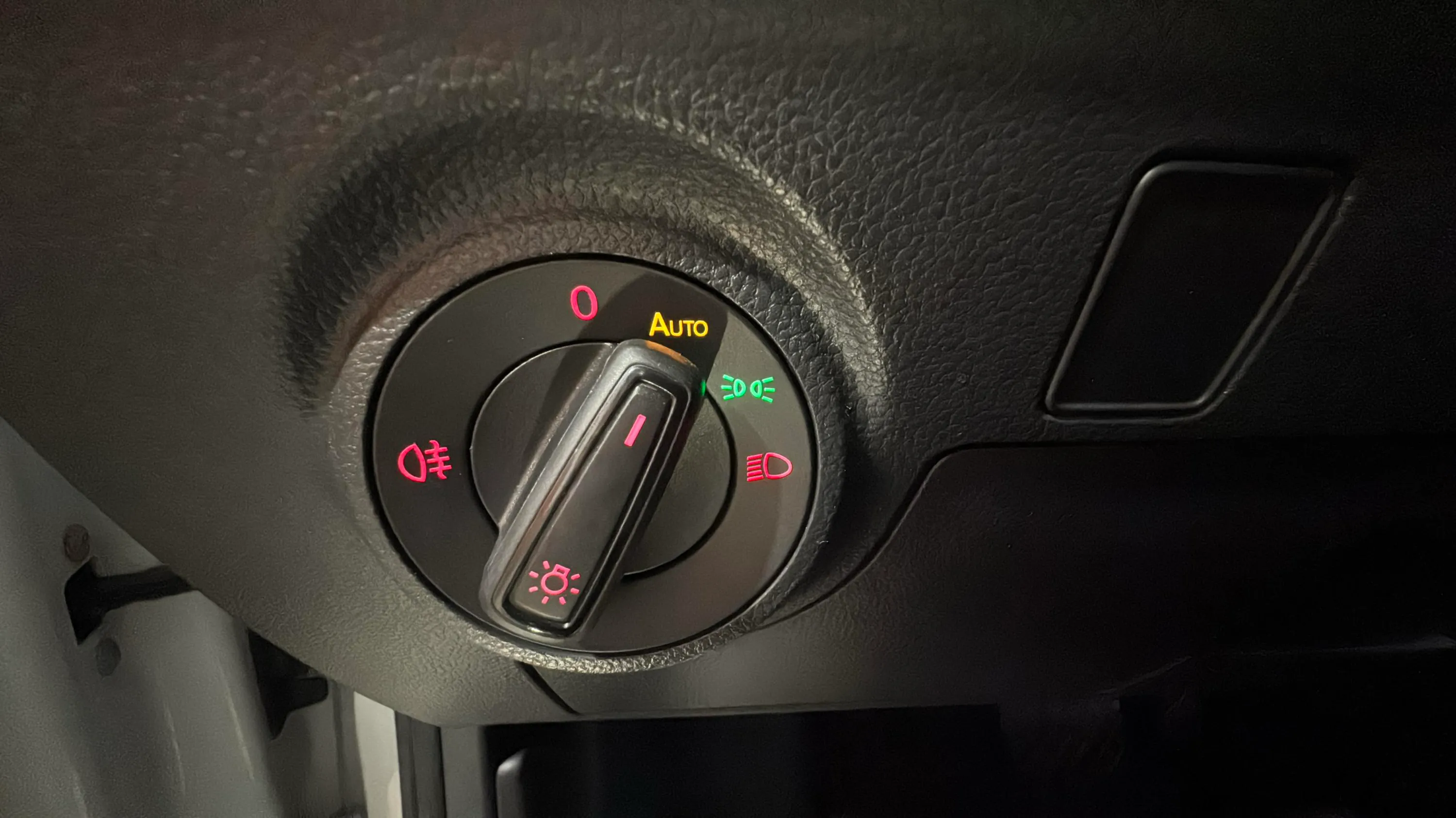 SEAT Arona 1.5 TSI DSG Special Edition - foto 23