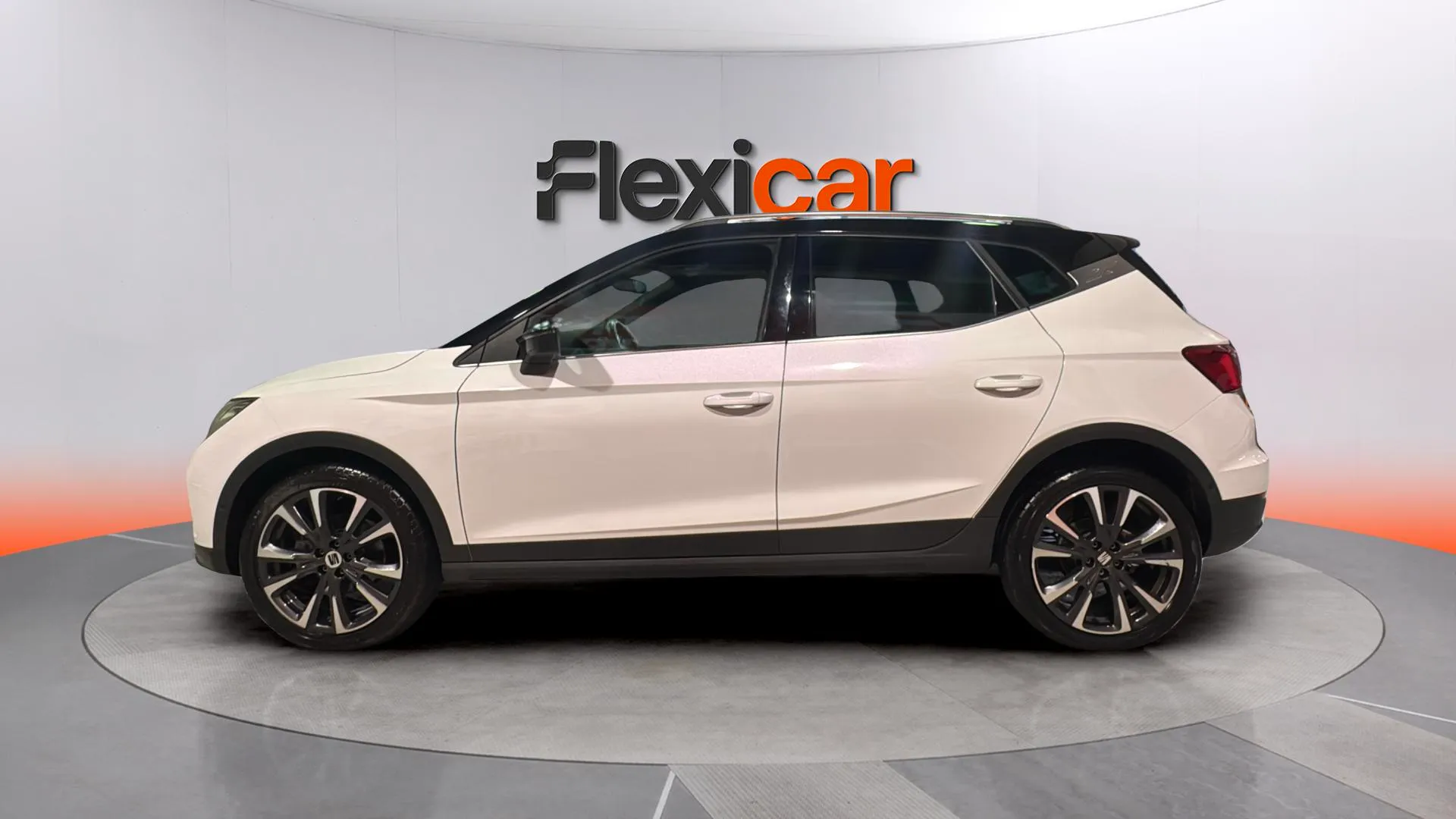 SEAT Arona 1.5 TSI DSG Special Edition - foto 4