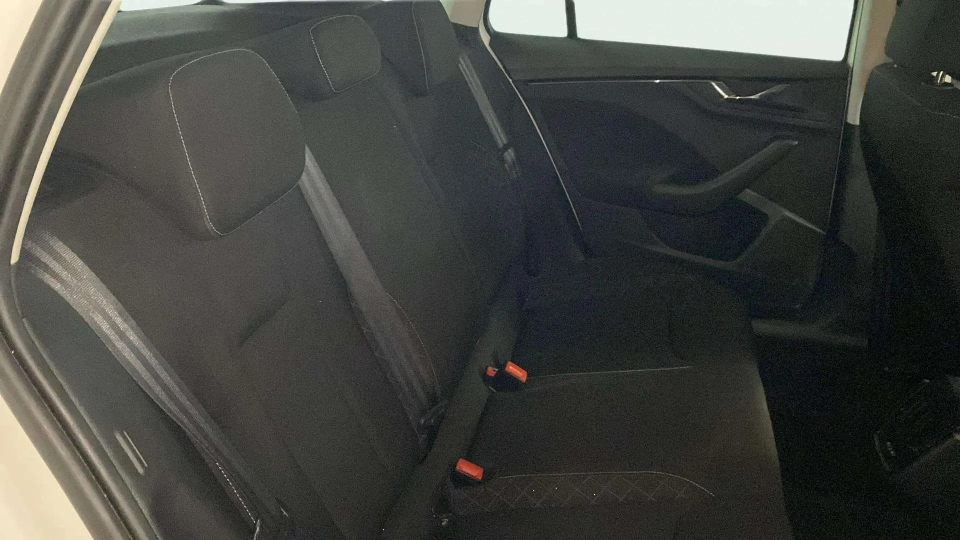 Škoda Kamiq 1.0 TSI Selection - foto 22