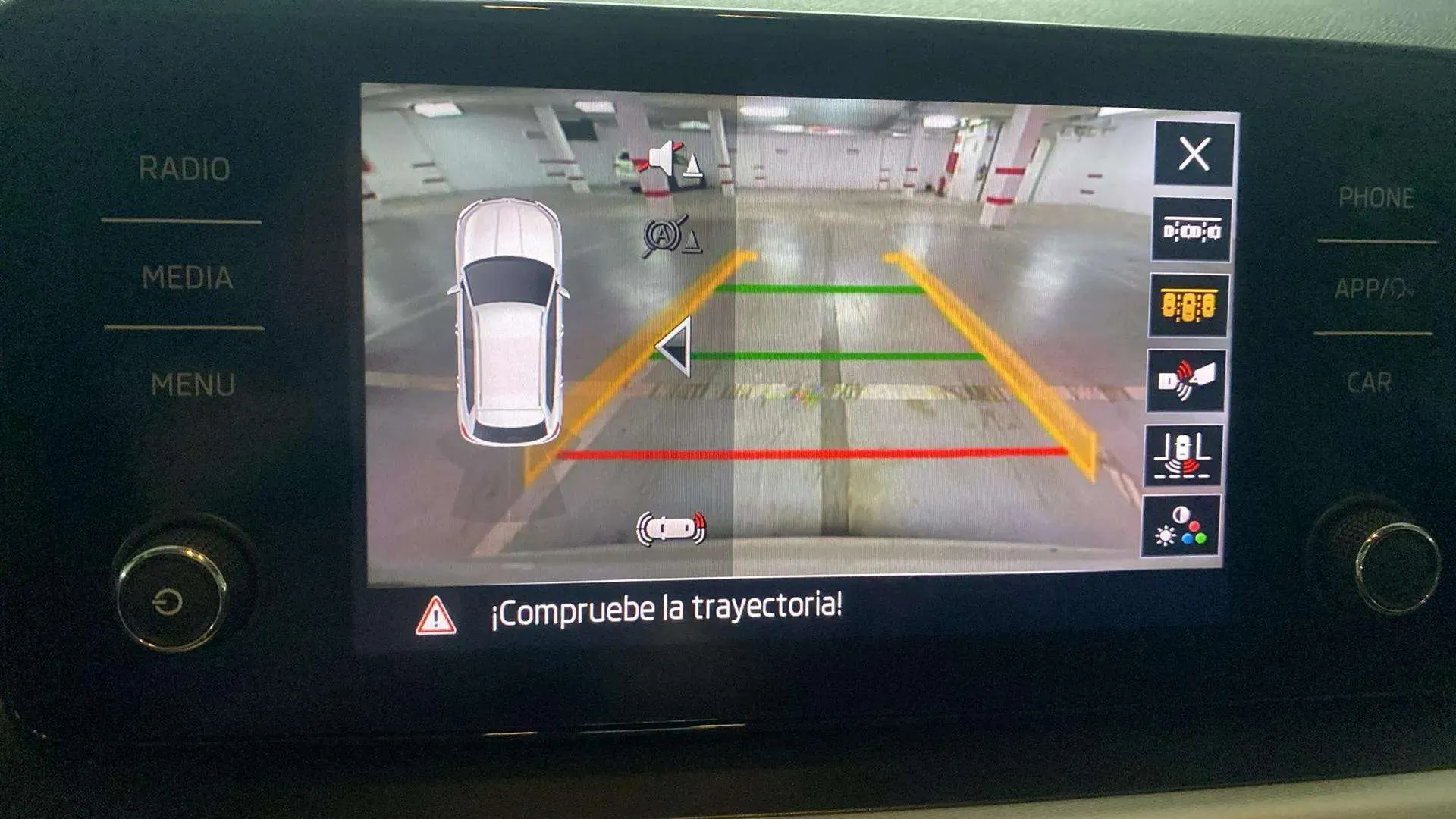 Škoda Kamiq 1.0 TSI Selection - foto 14